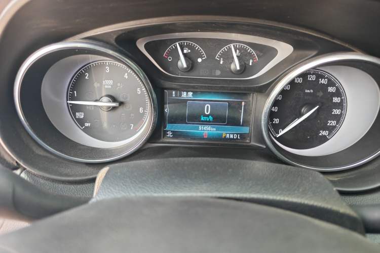 Used Buick Envision 2018 28T Four-Wheel Drive Elite Version Odometer Close Up
