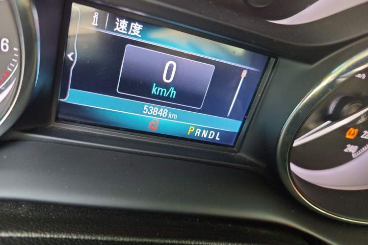 Used Buick Envision 2018 20T Two-Wheel-Drive Leading Model Odometer Close Up