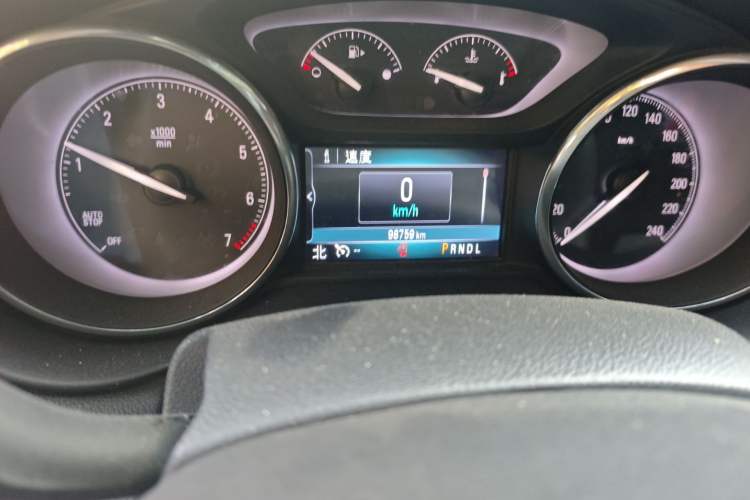 Used Buick Envision 2018 20T Two-Wheel Drive Luxury Model Odometer Close Up