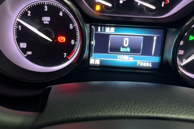 Used Buick Envision 2018 28T Four-Wheel Drive Elite Version Odometer Close Up