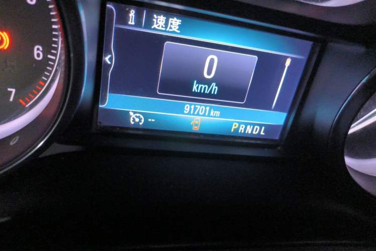 Used Buick Envision 2018 20T Two-Wheel-Drive Elite Model Odometer Close Up