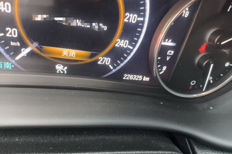 Used Buick Envision 2018 28T Four-Wheel Drive Luxury Model Odometer Close Up