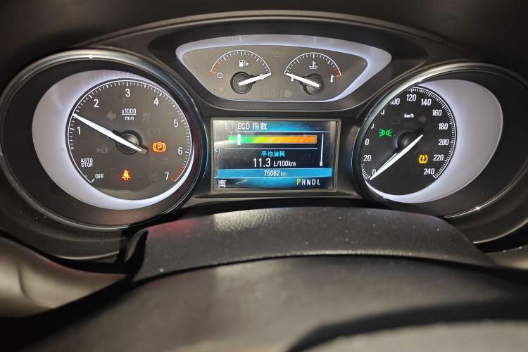 Used Buick Envision 2018 28T Four-Wheel Drive Elite Version Odometer Close Up