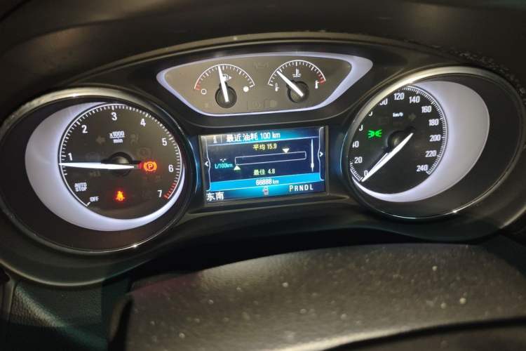 Used Buick Envision 2018 28T Four-Wheel Drive Elite Version Odometer Close Up