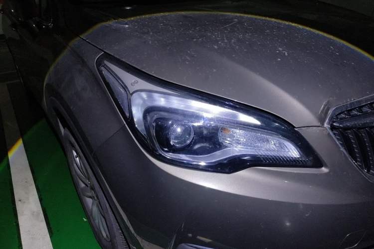 Used Buick Envision 2018 20T Two-Wheel-Drive Elite Model Right Front Headlight