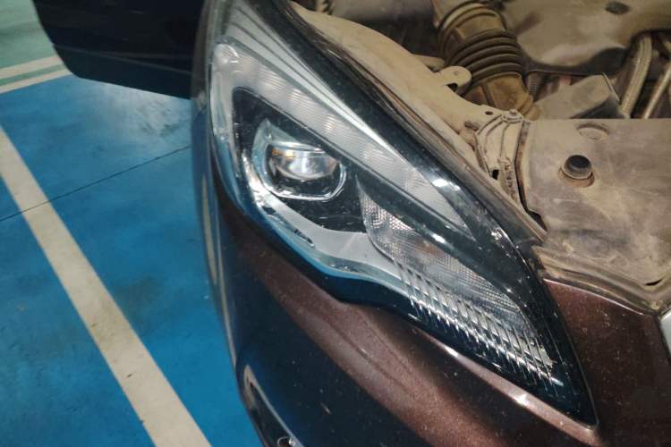 Used Buick Envision 2018 28T All-Wheel-Drive Versatile Sports Flagship Model Right Front Headlight