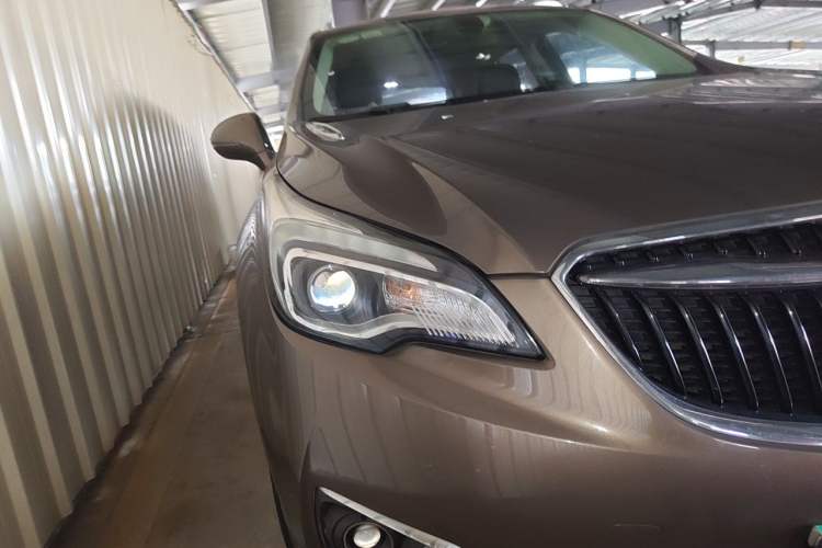 Used Buick Envision 2018 20T Two-Wheel-Drive Elite Model Right Front Headlight