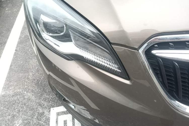Used Buick Envision 2018 20T Two-Wheel Drive Luxury Model Right Front Headlight