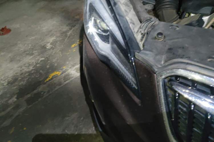 Used Buick Envision 2018 28T Four-Wheel Drive Luxury Model Right Front Headlight