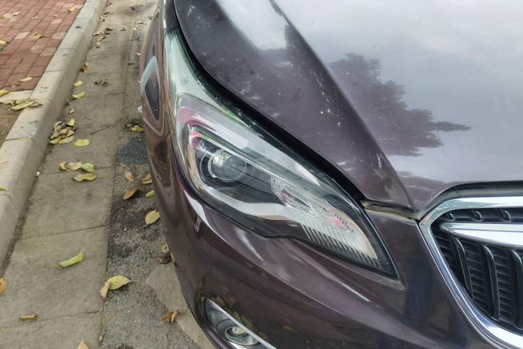 Used Buick Envision 2018 20T Two-Wheel-Drive Elite Model Right Front Headlight