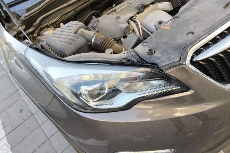 Used Buick Envision 2018 28T Four-Wheel Drive Elite Version Right Front Headlight
