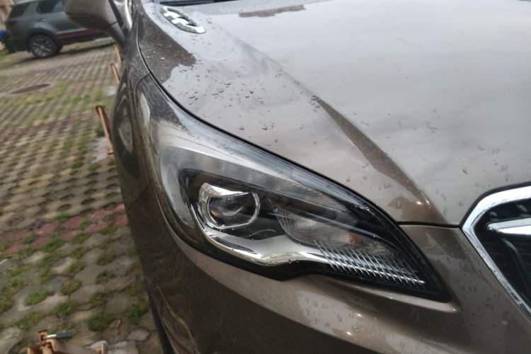 Used Buick Envision 2018 28T Four-Wheel Drive Elite Version Right Front Headlight