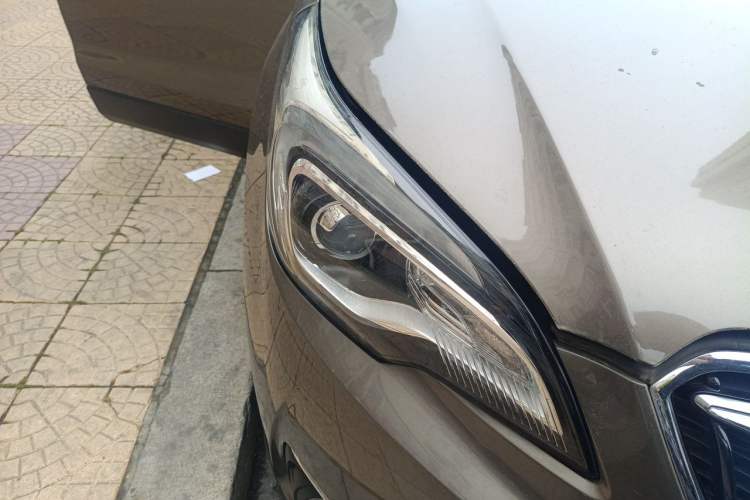 Used Buick Envision 2018 20T Two-Wheel-Drive Elite Model Right Front Headlight