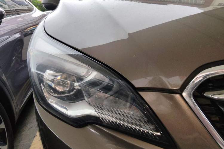 Used Buick Envision 2018 20T Two-Wheel Drive Luxury Model Right Front Headlight
