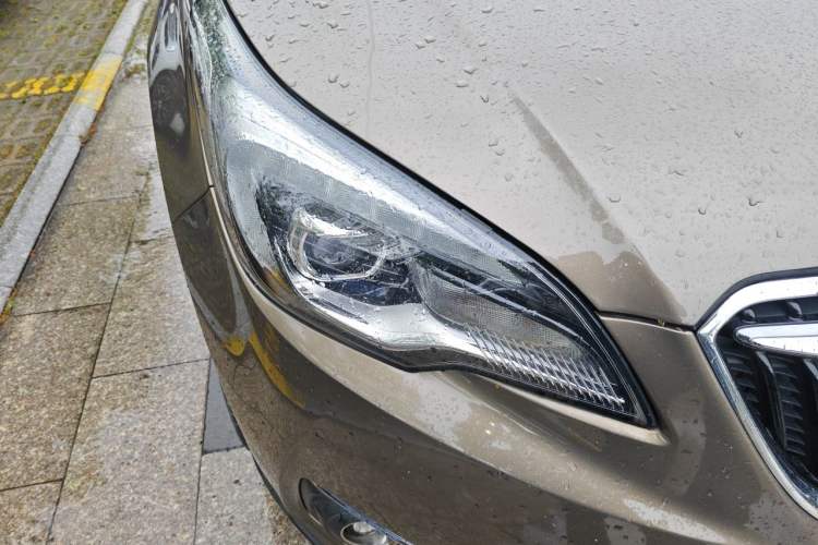Used Buick Envision 2018 28T Four-Wheel Drive Luxury Model Right Front Headlight