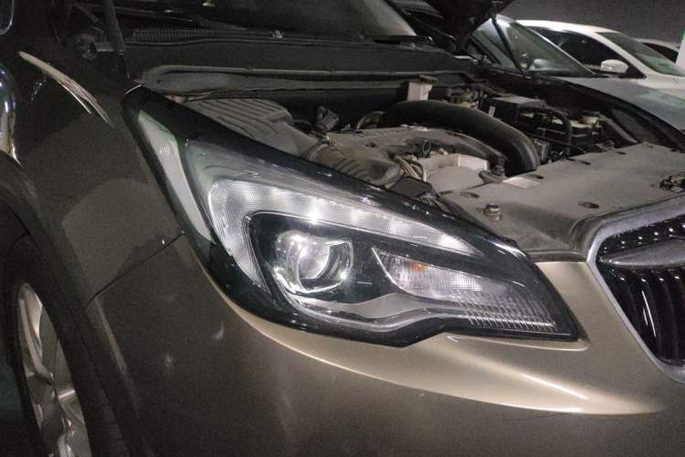 Used Buick Envision 2018 28T Four-Wheel Drive Elite Version Right Front Headlight