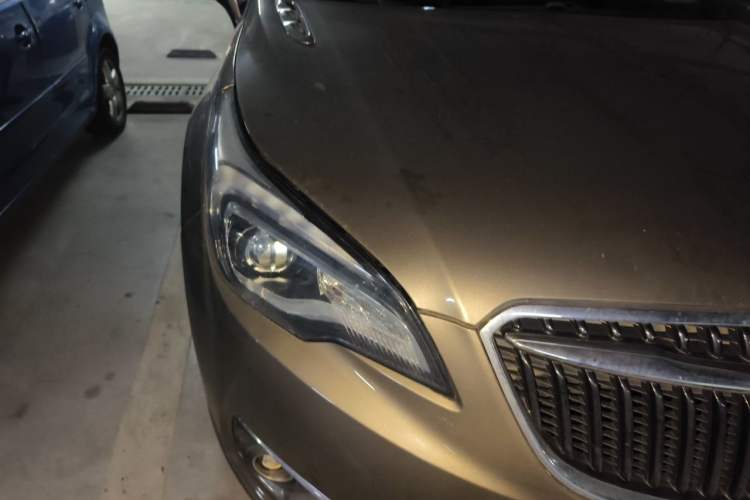 Used Buick Envision 2018 20T Two-Wheel-Drive Leading Model Right Front Headlight