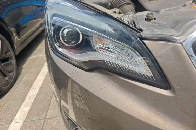 Used Buick Envision 2018 20T Two-Wheel-Drive Elite Model Right Front Headlight