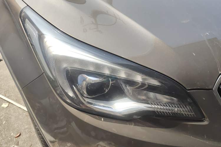 Used Buick Envision 2018 28T Four-Wheel Drive Elite Version Right Front Headlight