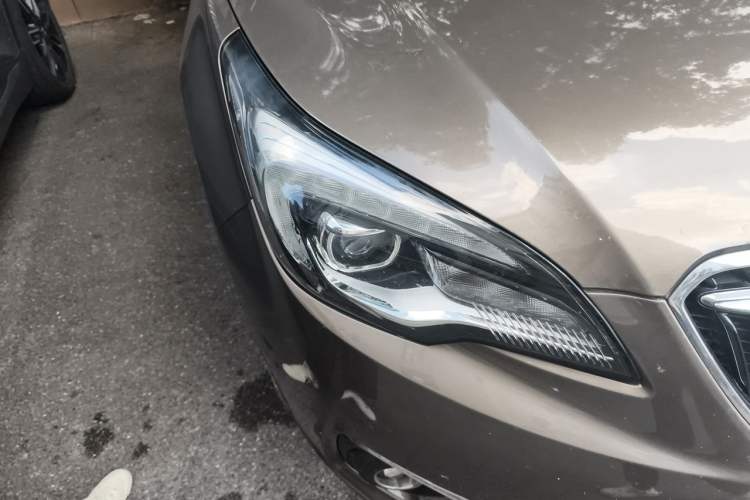 Used Buick Envision 2018 28T Four-Wheel Drive Elite Version Right Front Headlight