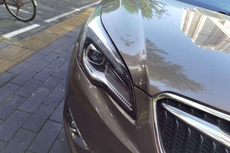 Used Buick Envision 2018 28T Four-Wheel Drive Elite Version Right Front Headlight