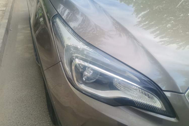 Used Buick Envision 2018 20T Two-Wheel-Drive Elite Model Right Front Headlight