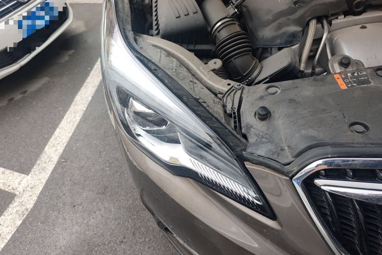 Used Buick Envision 2018 28T Four-Wheel Drive Luxury Model Right Front Headlight