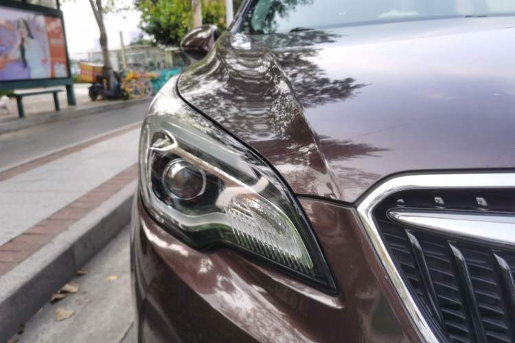 Used Buick Envision 2018 20T Two-Wheel-Drive Leading Model Right Front Headlight