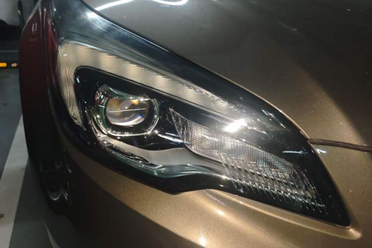 Used Buick Envision 2018 28T Four-Wheel Drive Elite Version Right Front Headlight