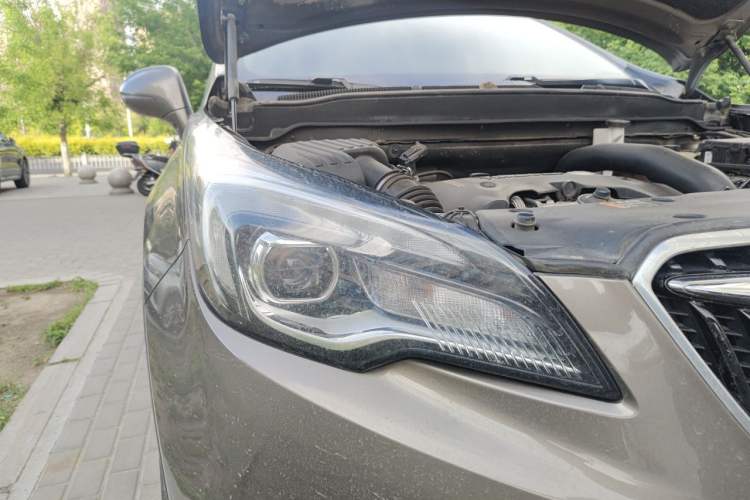 Used Buick Envision 2018 28T All-Wheel-Drive Versatile Sports Flagship Model Right Front Headlight