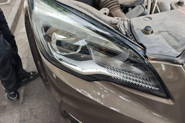 Used Buick Envision 2018 28T Four-Wheel Drive Elite Version Right Front Headlight