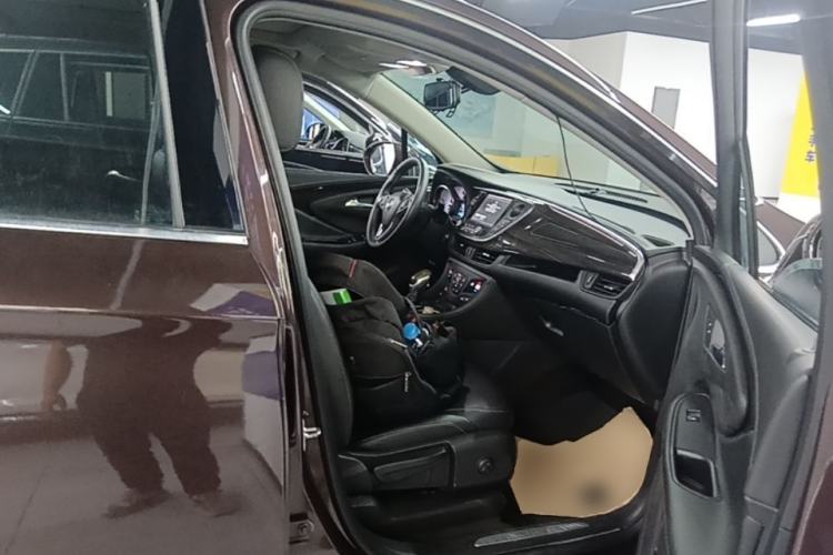 Used Buick Envision 2018 20T Two-Wheel-Drive Elite Model Right Front Seat