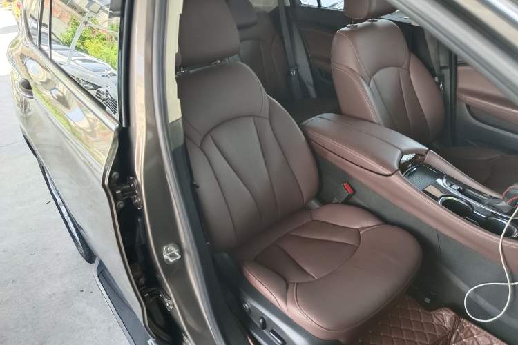Used Buick Envision 2018 28T Four-Wheel Drive Luxury Model Right Front Seat