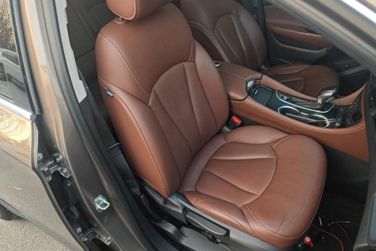 Used Buick Envision 2018 28T Four-Wheel Drive Elite Version Right Front Seat