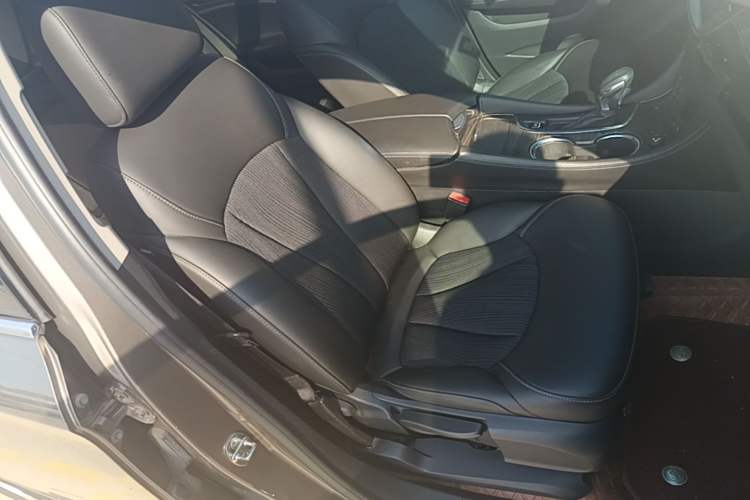 Used Buick Envision 2018 20T Two-Wheel-Drive Leading Model Right Front Seat