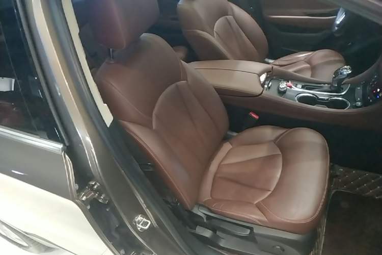 Used Buick Envision 2018 28T Four-Wheel Drive Elite Version Right Front Seat