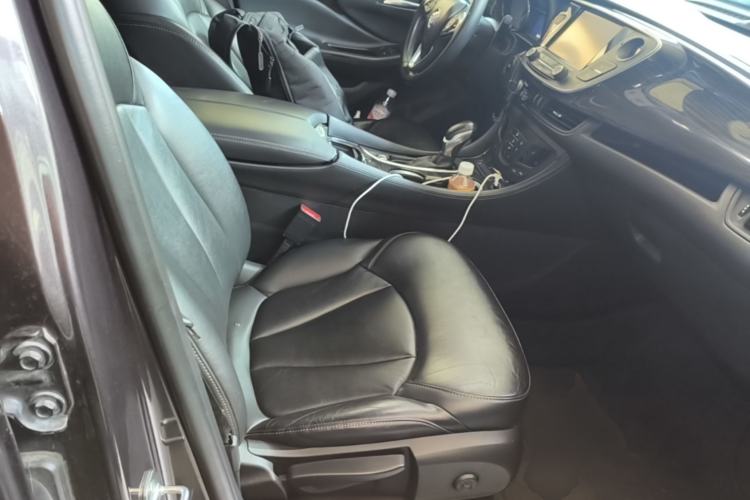 Used Buick Envision 2018 20T Two-Wheel-Drive Elite Model Right Front Seat