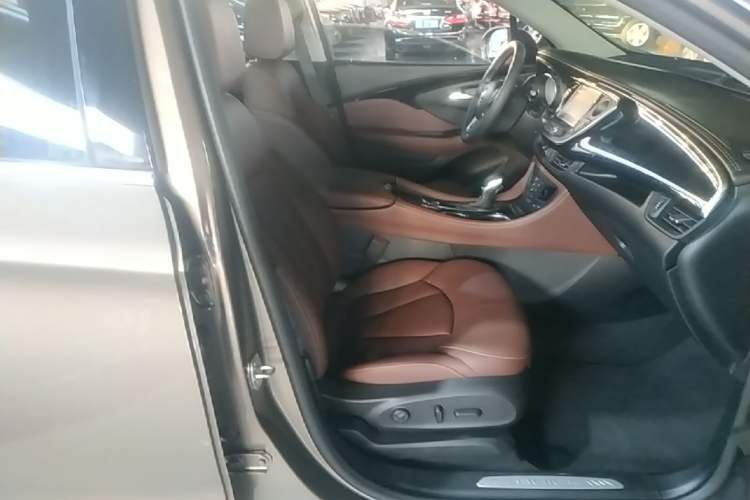Used Buick Envision 2018 20T Two-Wheel Drive Luxury Model Right Front Seat