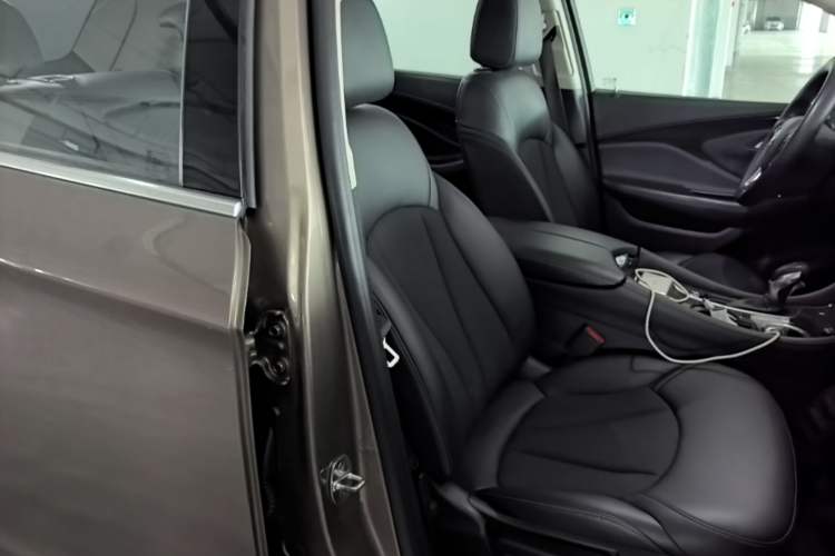 Used Buick Envision 2018 20T Two-Wheel-Drive Leading Model Right Front Seat