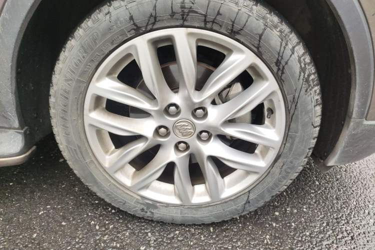 Used Buick Envision 2018 28T Four-Wheel Drive Luxury Model Right Front Wheel Hub