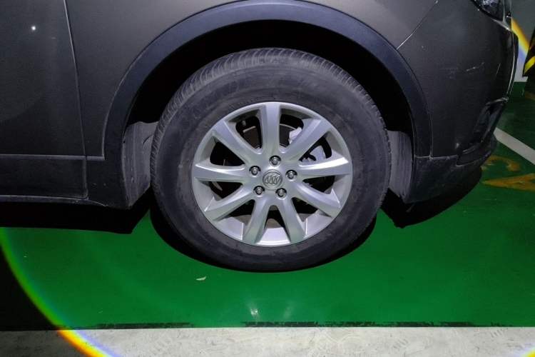 Used Buick Envision 2018 20T Two-Wheel-Drive Elite Model Right Front Wheel Hub