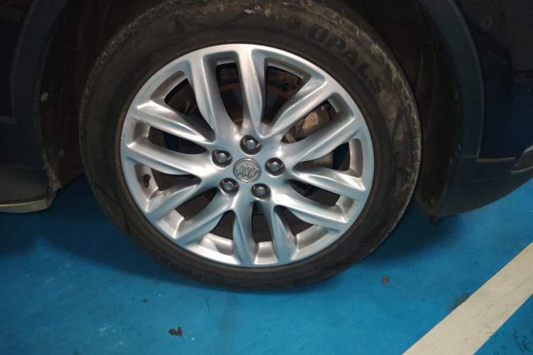 Used Buick Envision 2018 28T All-Wheel-Drive Versatile Sports Flagship Model Right Front Wheel Hub
