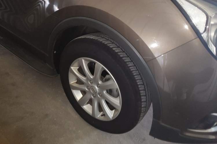 Used Buick Envision 2018 20T Two-Wheel-Drive Elite Model Right Front Wheel Hub