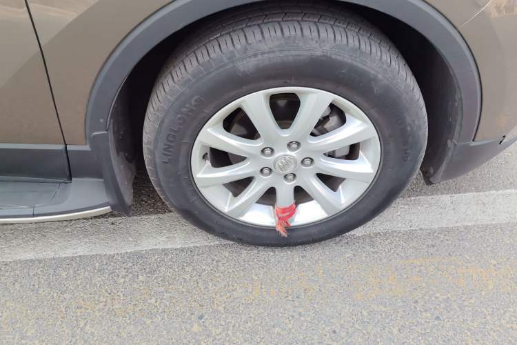 Used Buick Envision 2018 20T Two-Wheel-Drive Elite Model Right Front Wheel Hub