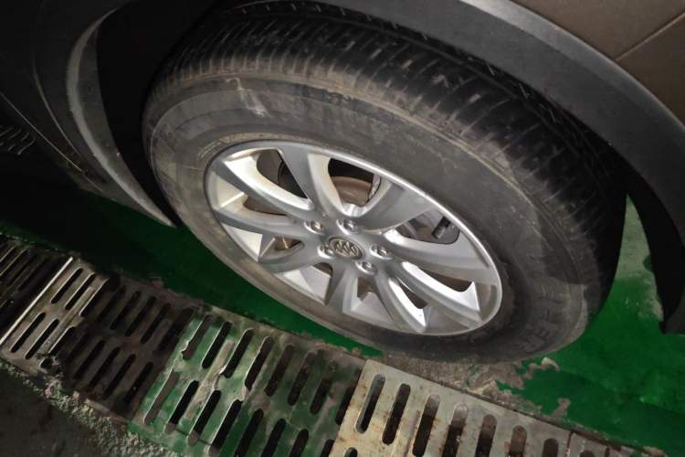 Used Buick Envision 2018 20T Two-Wheel-Drive Elite Model Right Front Wheel Hub