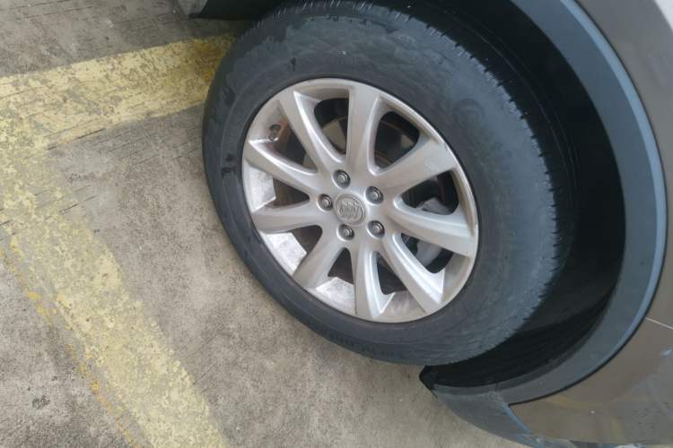 Used Buick Envision 2018 20T Two-Wheel-Drive Leading Model Right Front Wheel Hub