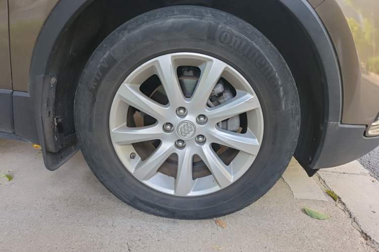Used Buick Envision 2018 20T Two-Wheel-Drive Elite Model Right Front Wheel Hub