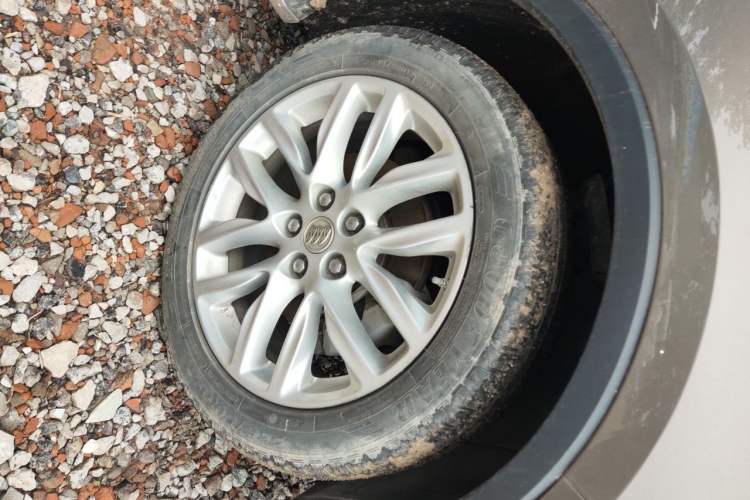 Used Buick Envision 2018 28T Four-Wheel Drive Elite Version Right Front Wheel Hub
