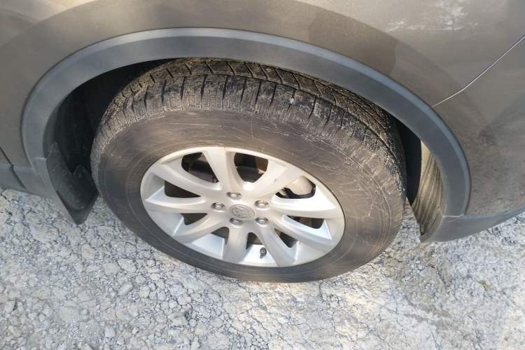 Used Buick Envision 2018 20T Two-Wheel-Drive Elite Model Right Front Wheel Hub