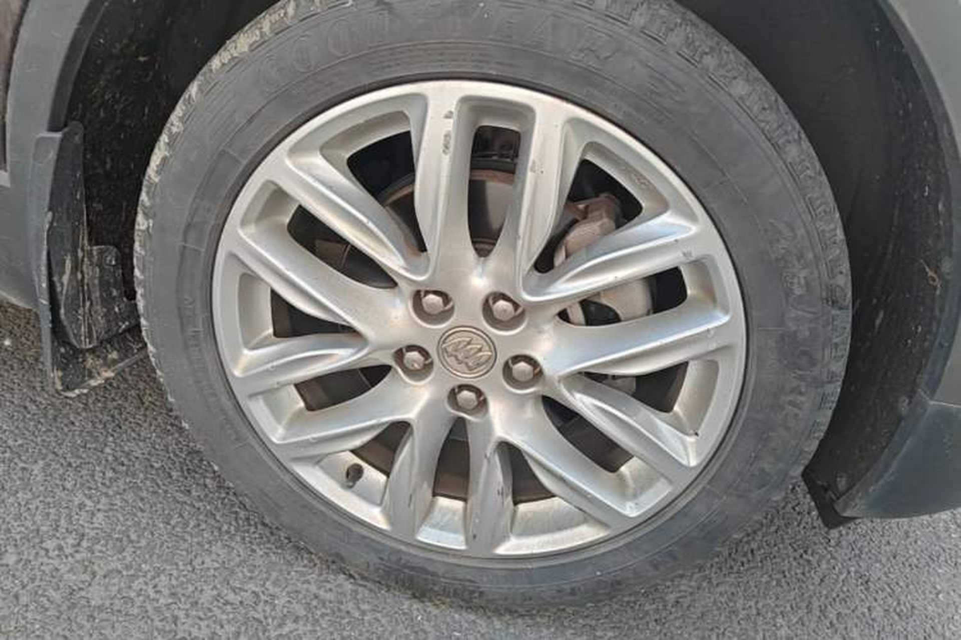 Used Buick Envision 2018 28T Four-Wheel Drive Elite Version Right Front Wheel Hub